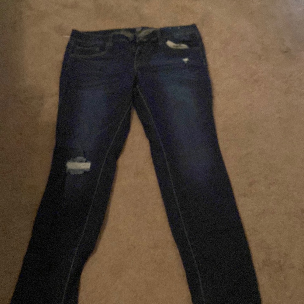Super cute ripped skinny jeans!